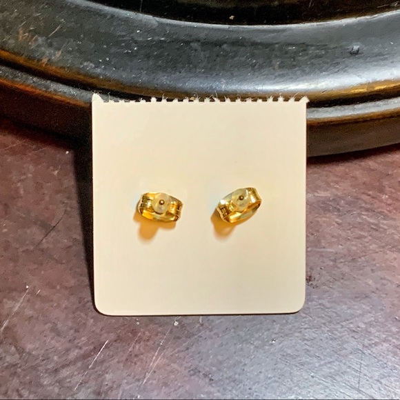 NWT ❤️Gold plated crystal heart studs for birthday month MAY - Picture 2 of 2